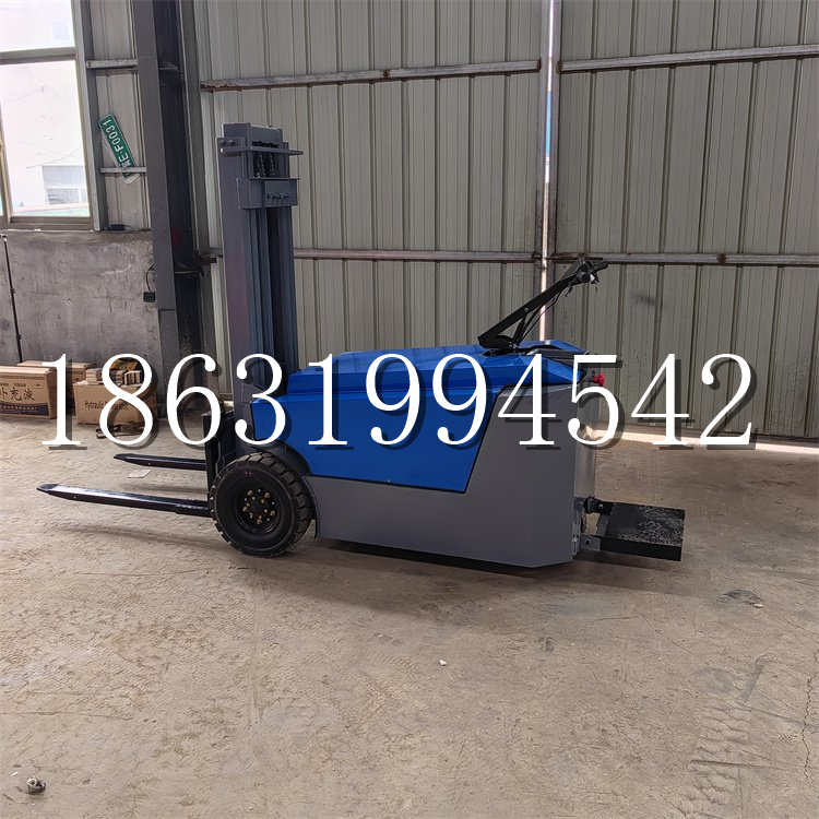 辽源市全电动叉车插腿式堆高车液压装卸车1.5吨升高小型站驾式铲车